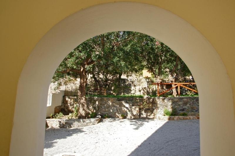 Aretousa Sougia Bagian luar foto